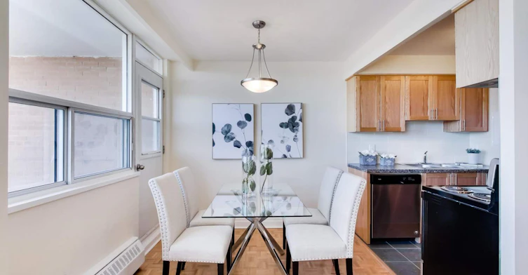 0202-101 Cosburn Avenue, Toronto, ON, M4K 2G3 - 5