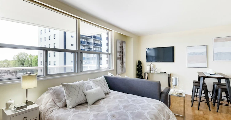 0202-101 Cosburn Avenue, Toronto, ON, M4K 2G3 - 30