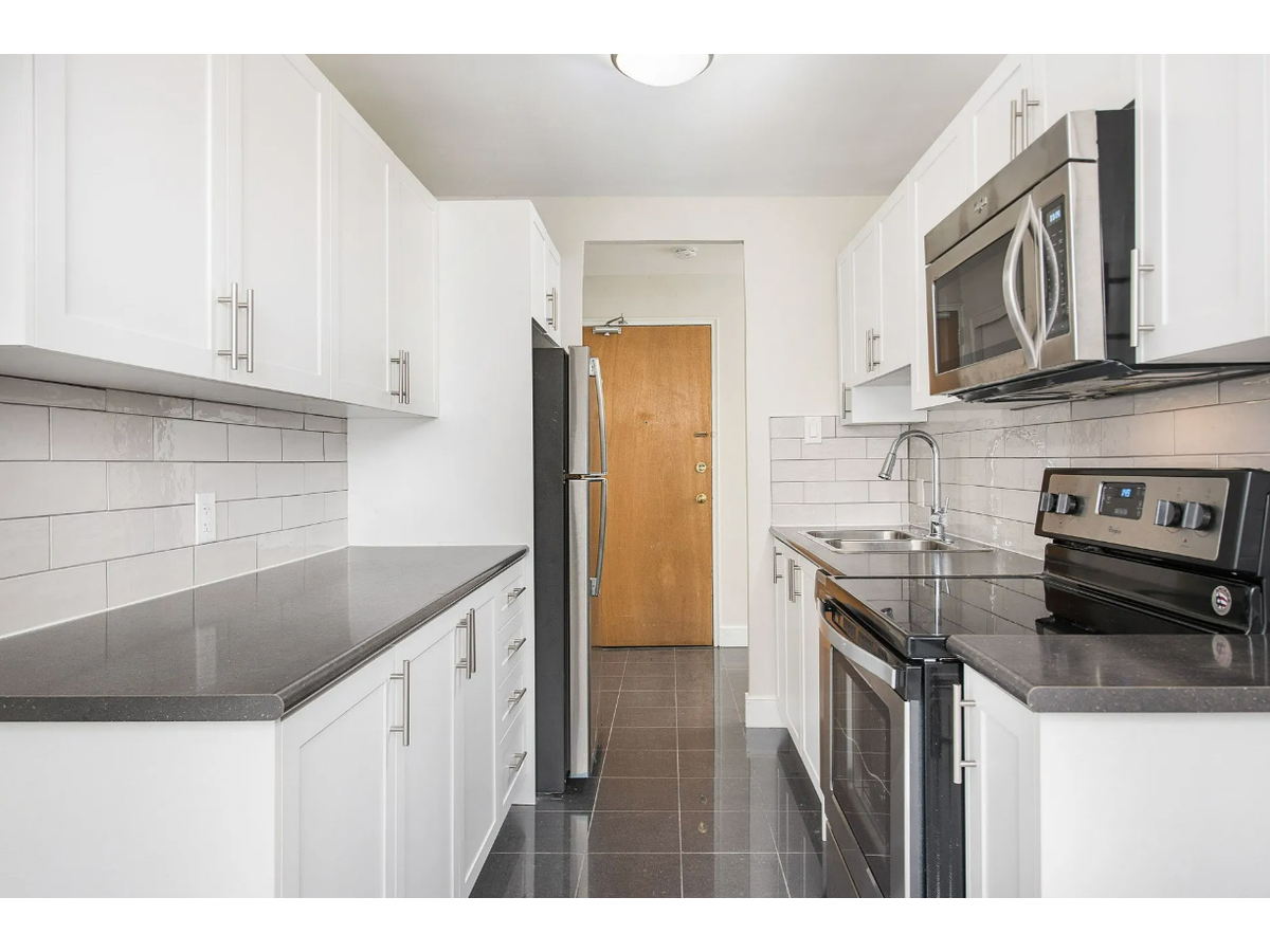 0321-200 Ridley Boulevard, Toronto, ON, M5M 3M2 - 2