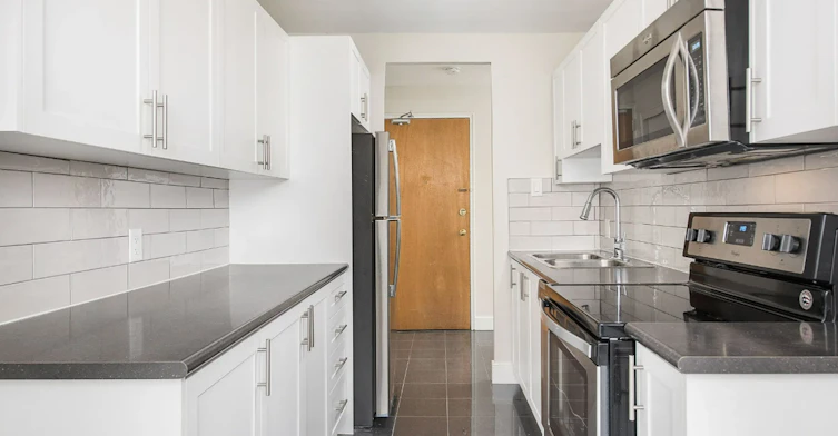 0321-200 Ridley Boulevard, Toronto, ON, M5M 3M2 - 2