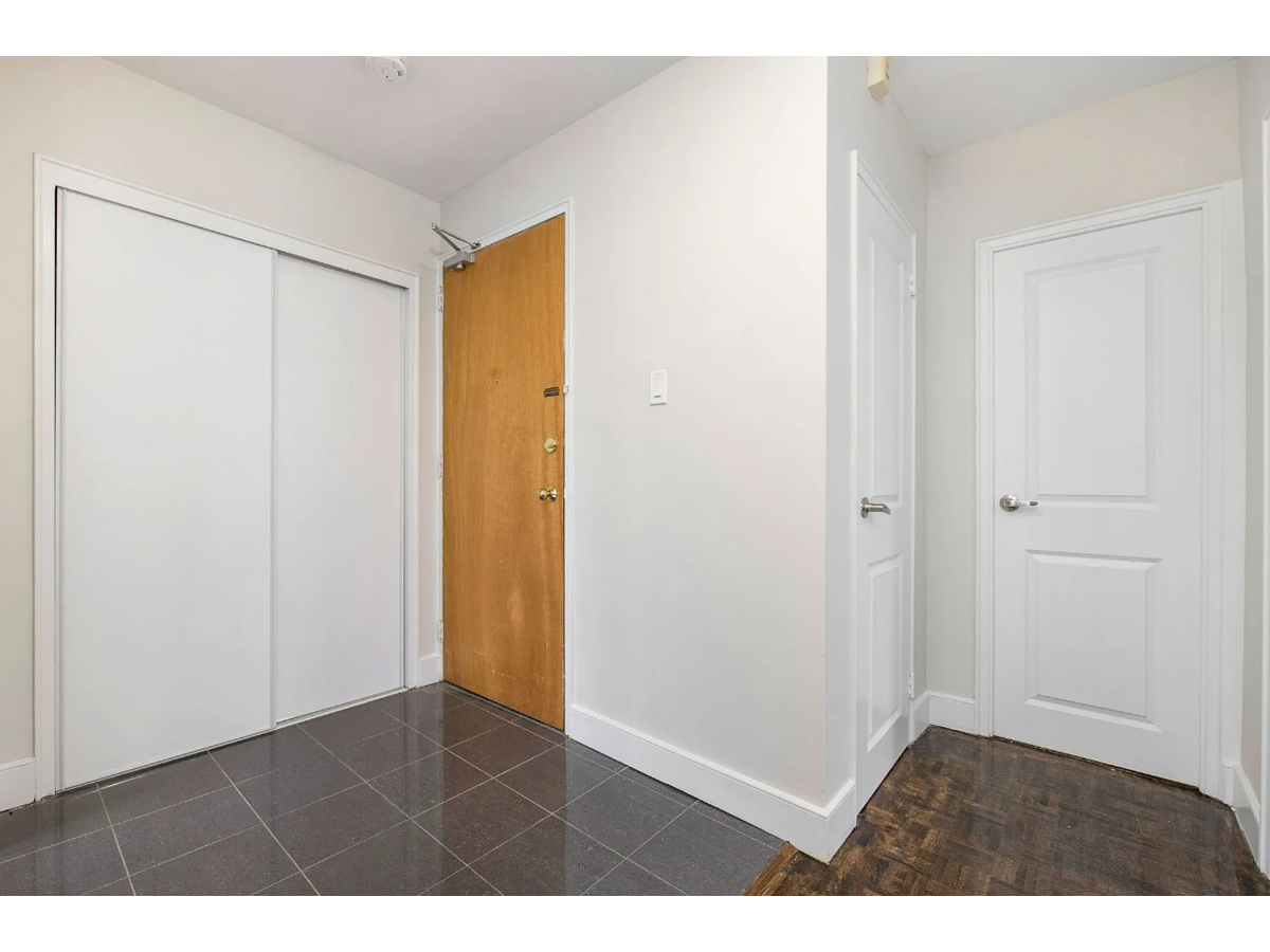 0321-200 Ridley Boulevard, Toronto, ON, M5M 3M2 - 4