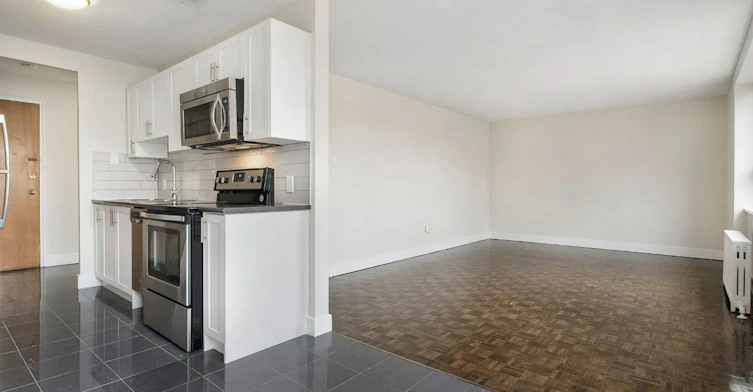 0321-200 Ridley Boulevard, Toronto, ON, M5M 3M2 - 3
