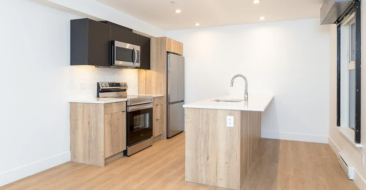 313-725 Yates Street, Victoria, BC, V8W 1L4