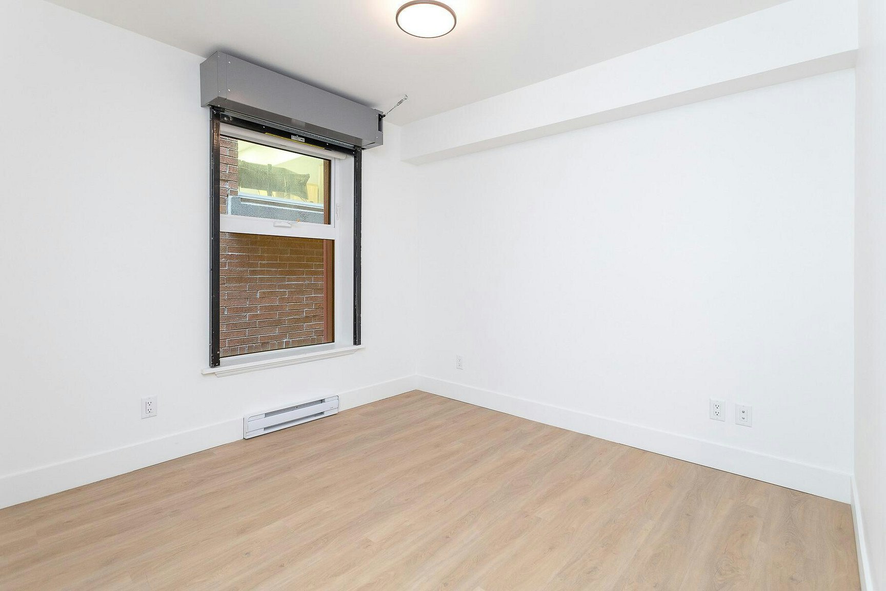 313-725 Yates Street, Victoria, BC, V8W 1L4 - 2
