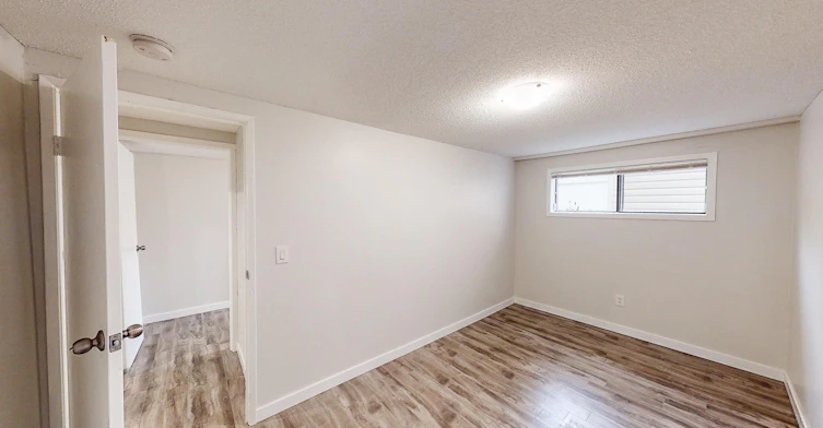 6329 24 Avenue Ne, Calgary, AB, T1Y 2M6 - 7