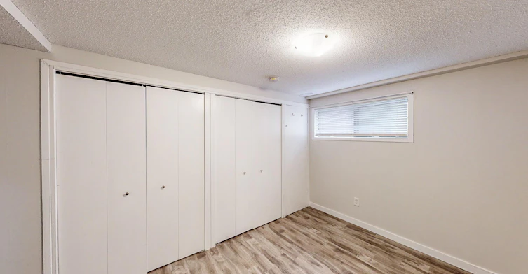 6329 24 Avenue Ne, Calgary, AB, T1Y 2M6 - 6