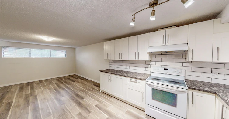 6329 24 Avenue Ne, Calgary, AB, T1Y 2M6 - 2