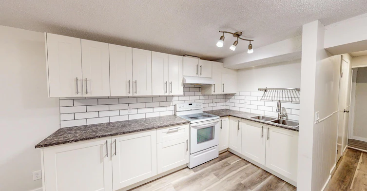 6329 24 Avenue Ne, Calgary, AB, T1Y 2M6