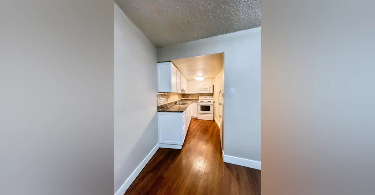2020 Urquhart Road NW, Calgary, AB, T2N 4C5 - 3