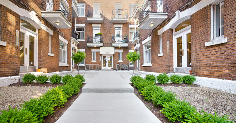 2112 Claremont, Montréal, QC, H3Z 2P8 - 2