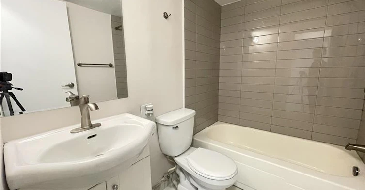 Studio-2000 Saint Marc Street, Montréal, QC, H3H 2N9 - 10