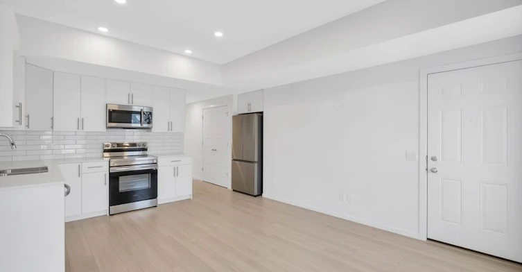 5241 21a Avenue Sw, Edmonton, AB, T6X 1X5 - 2