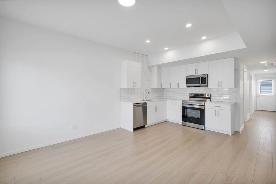 5241 21a Avenue Sw, Edmonton, AB, T6X 1X5
