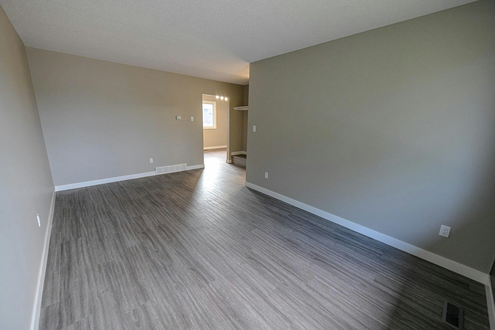 9318 108 Avenue, Grande Prairie, AB, T8V 1M7 - 3