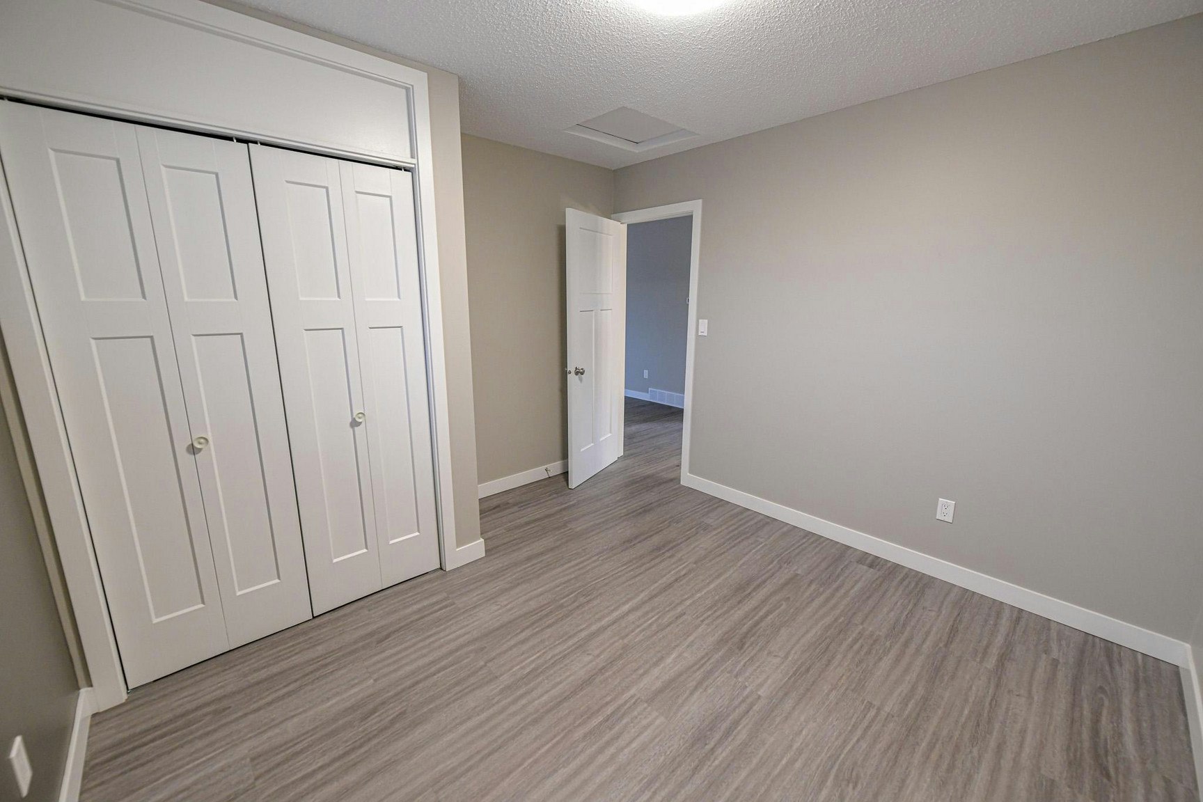 9318 108 Avenue, Grande Prairie, AB, T8V 1M7 - 9
