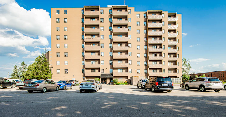 27-1011-40 Vanier Drive, Guelph, ON, N1G 2L1