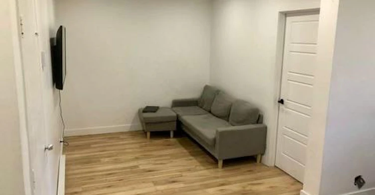 4-2090 Wellington, Montréal, QC, H3K 1W9 - 4