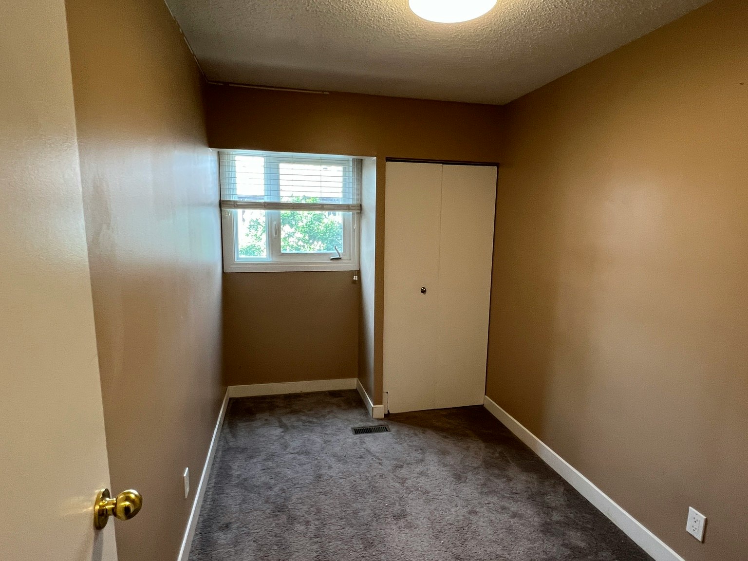 14120 80 Street Nw, Edmonton, AB, T5C 1L6 - 9