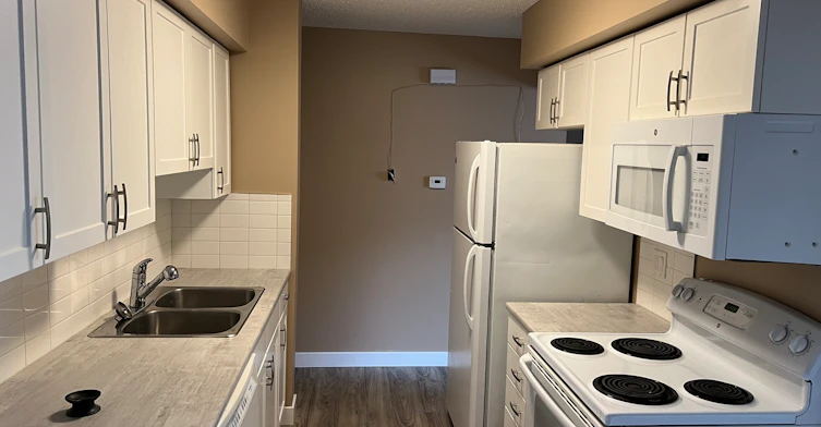14120 80 Street Nw, Edmonton, AB, T5C 1L6 - 5