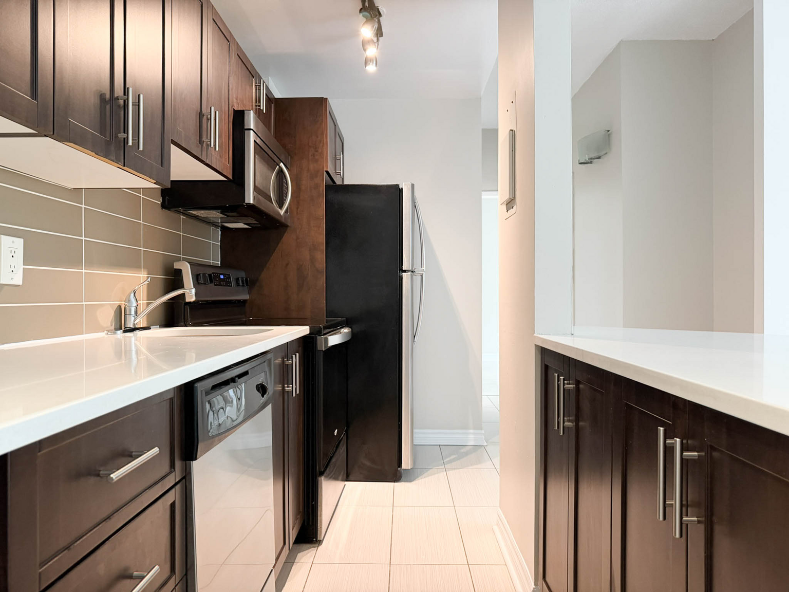 0502-1150 Sherbrooke Rue East, Montréal, QC, H2L 1L8 - 12