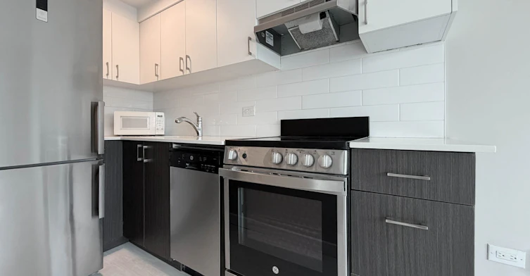 0410-1150 Sherbrooke Rue East, Montréal, QC, H2L 1L8 - 9