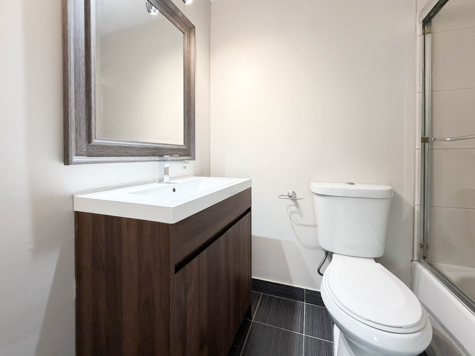 0410-1150 Sherbrooke Rue East, Montréal, QC, H2L 1L8 - 16