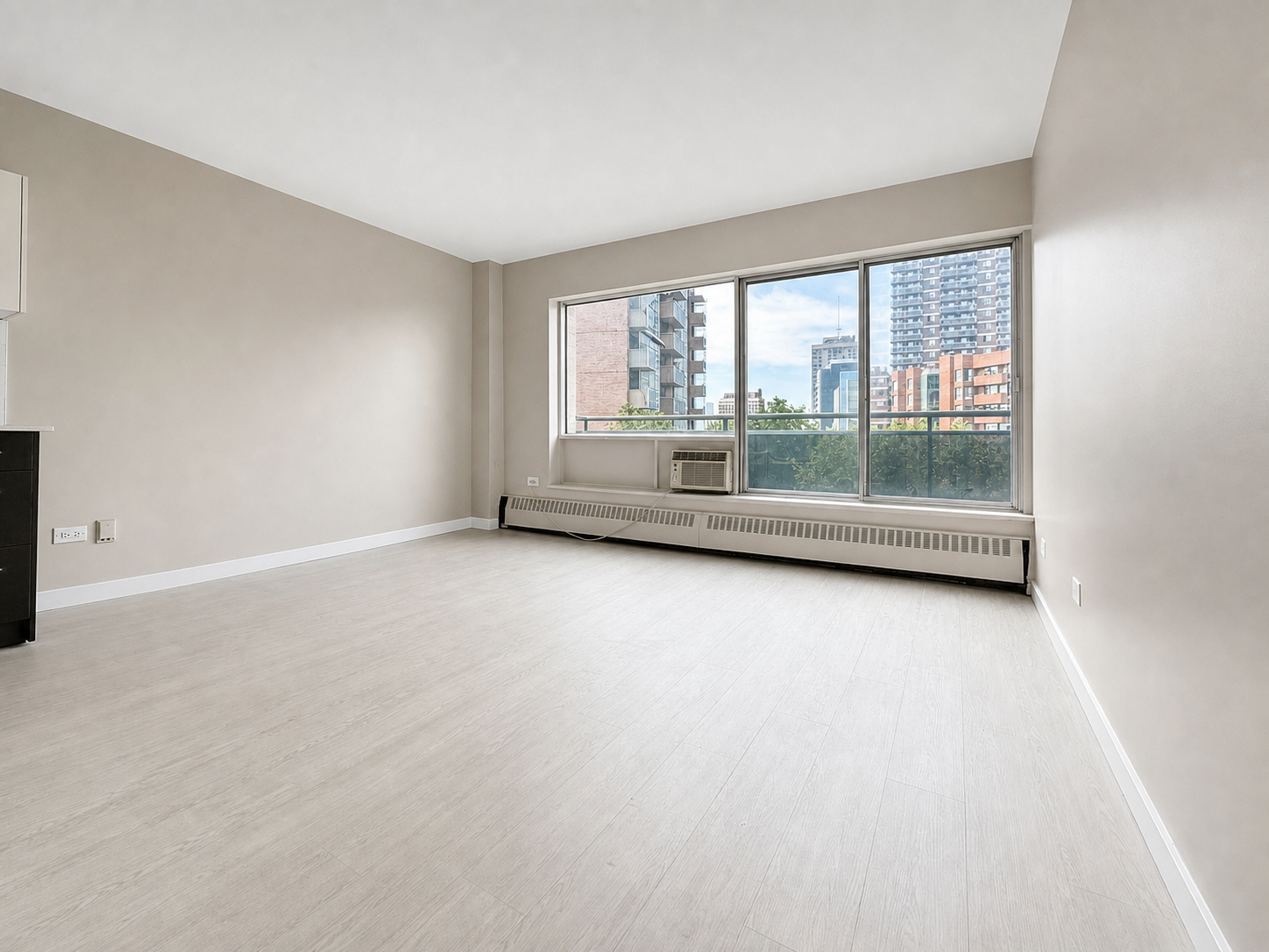 0410-1150 Sherbrooke Rue East, Montréal, QC, H2L 1L8 - 8