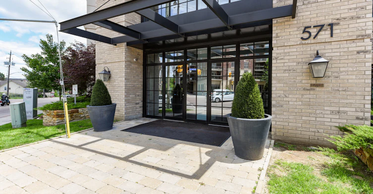 PH06-571 Prince Edward Drive North, Toronto, ON, M8X 0A1 - 2