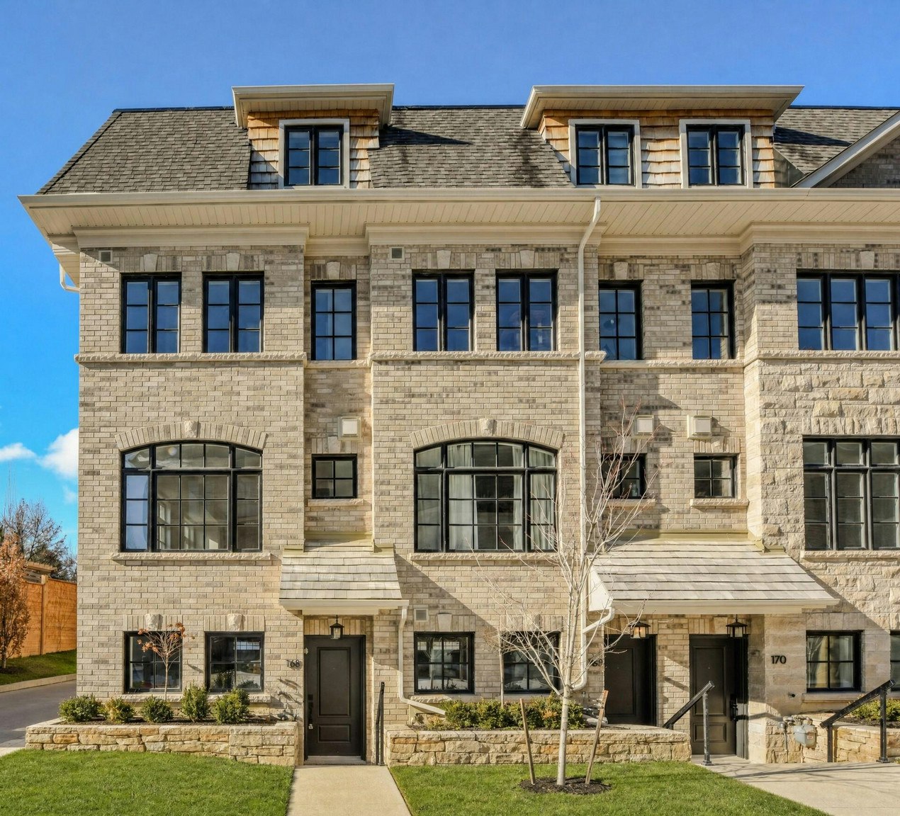 168-80 Thomas Street, Mississauga, ON, L5M 2R2