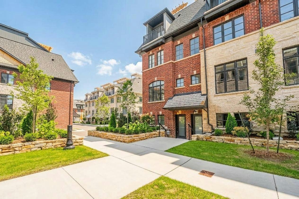 52-80 Thomas Street, Mississauga, ON, L5M 2R2 - 2