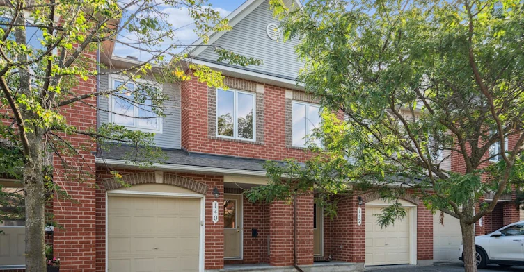 650 Woodcliffe Private, Ottawa, ON, K1C 7P7