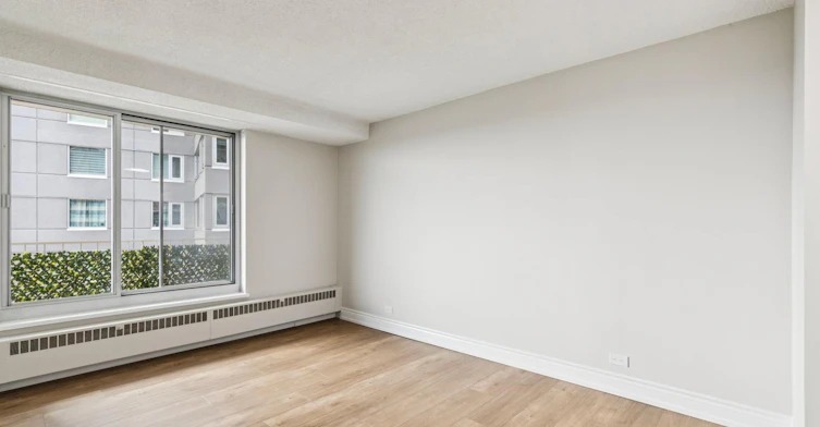 12207 Jasper Avenue, Edmonton, AB, T5N 3K2 - 3