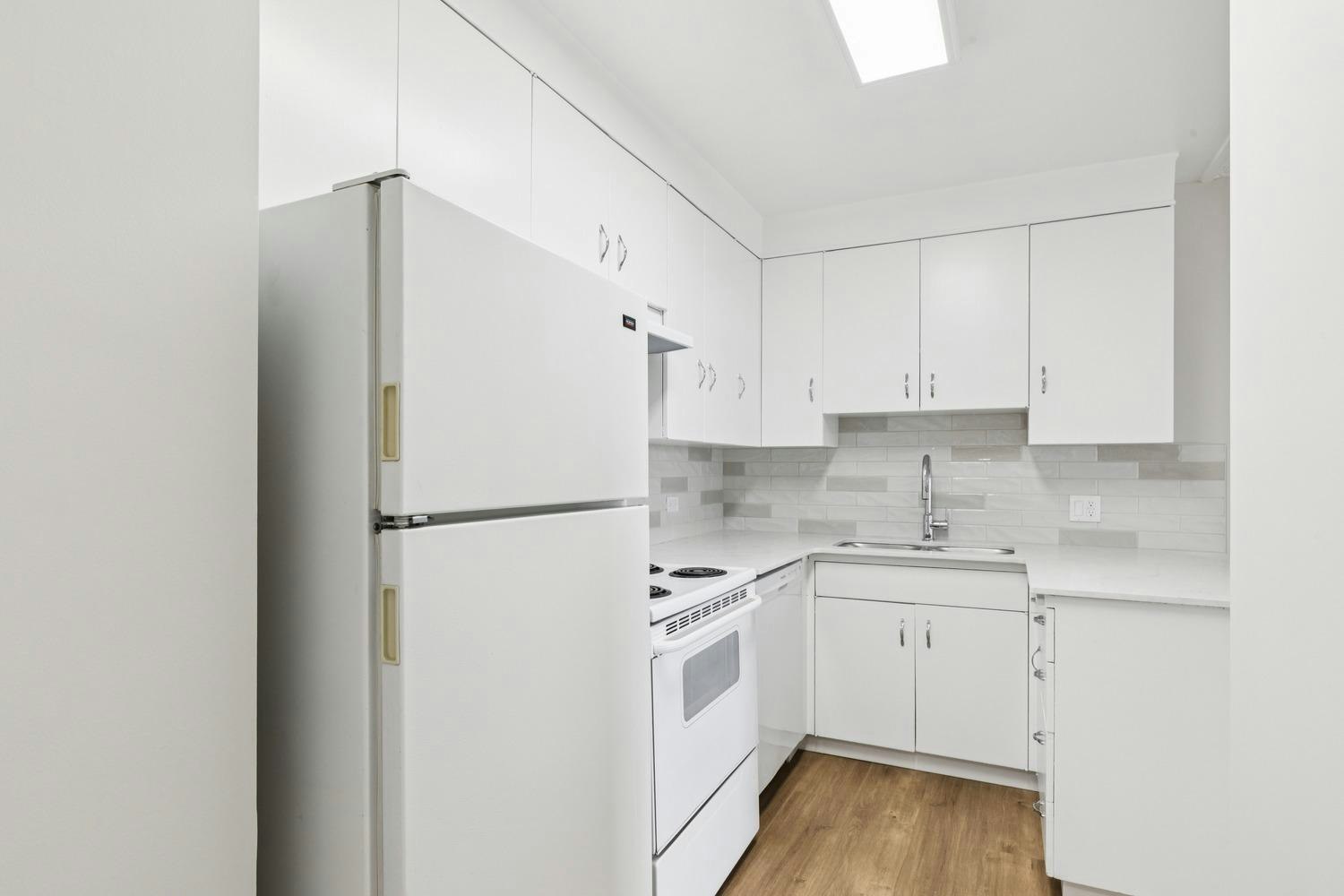 12207 Jasper Avenue, Edmonton, AB, T5N 3K2 - 10
