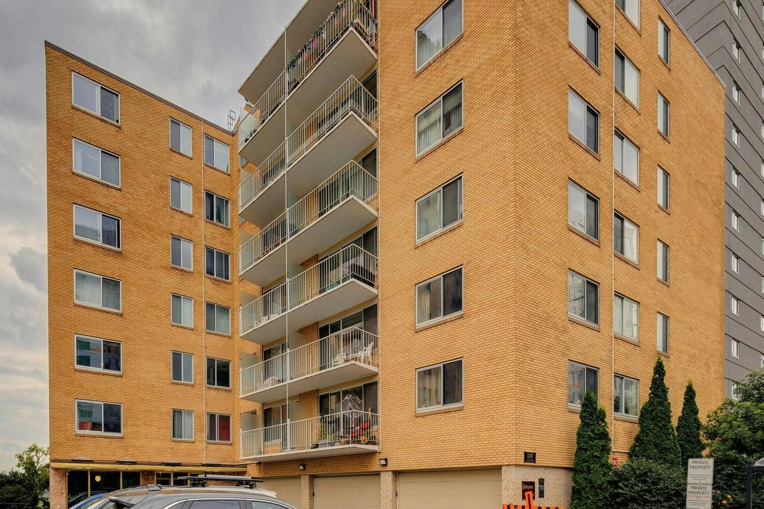 12207 Jasper Avenue, Edmonton, AB, T5N 3K2 - 16
