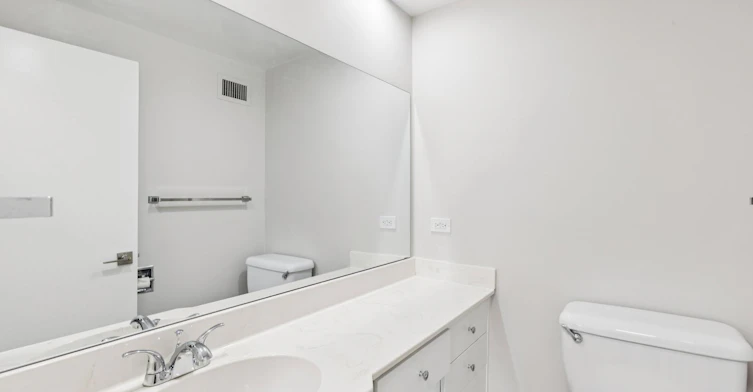 12207 Jasper Avenue, Edmonton, AB, T5N 3K2 - 5