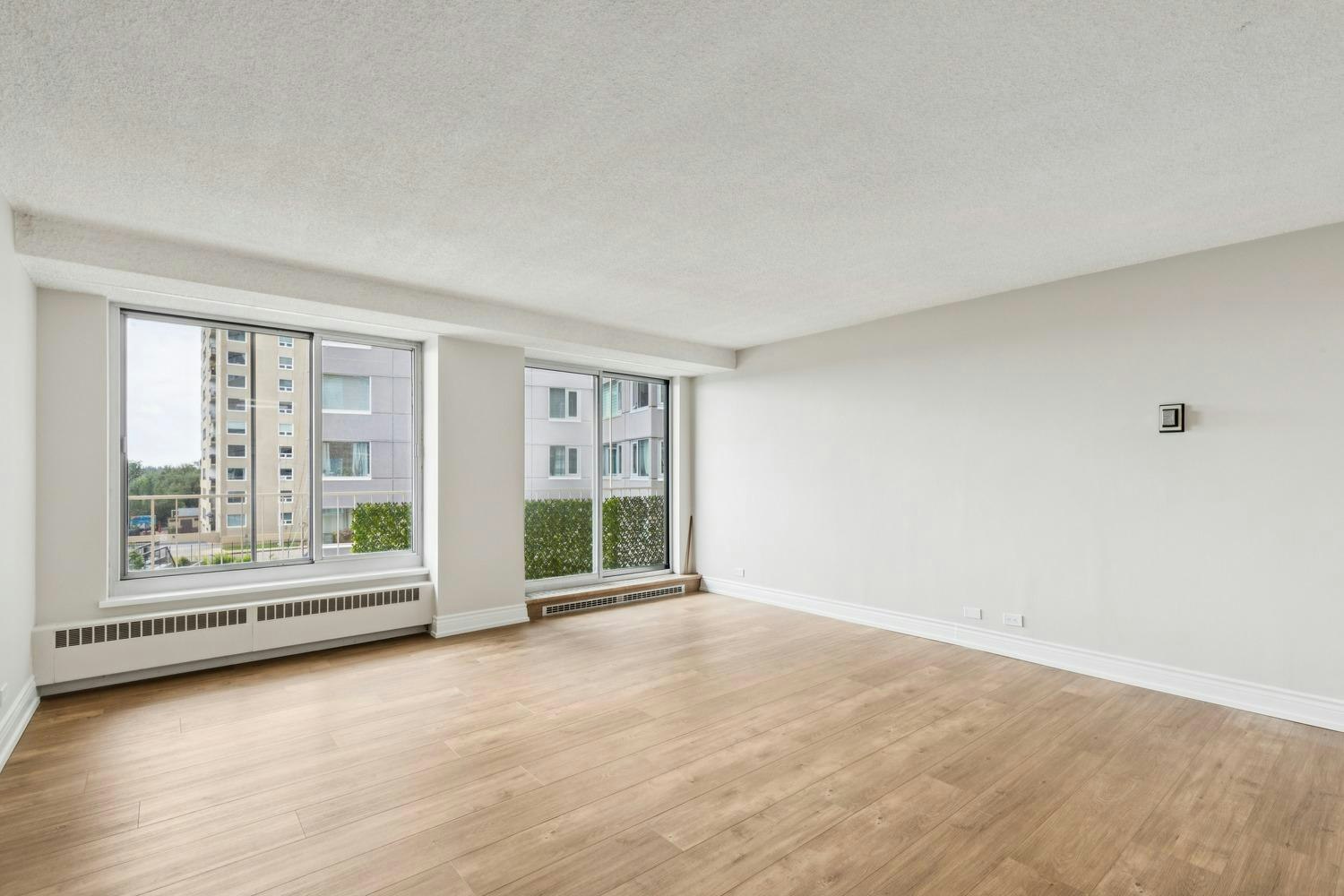 12207 Jasper Avenue, Edmonton, AB, T5N 3K2 - 2
