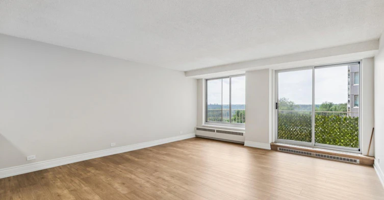 12207 Jasper Avenue, Edmonton, AB, T5N 3K2 - 6