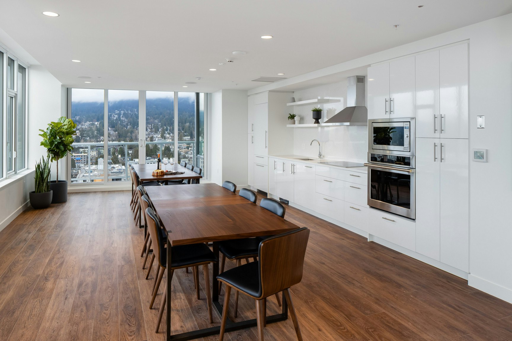 W1905-1441 St Georges Avenue, North Vancouver, BC, V7L 3J4 - 10