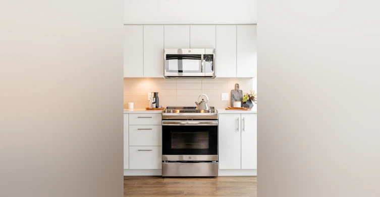 E0801-1441 St Georges Avenue, North Vancouver, BC, V7L 3J4 - 15