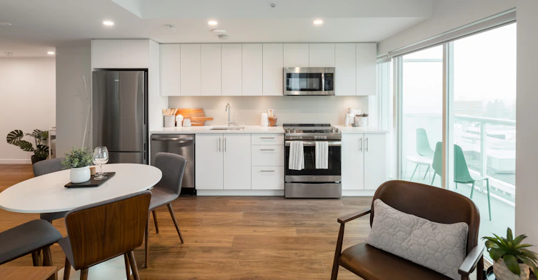 E0802-1441 St Georges Avenue, North Vancouver, BC, V7L 3J4 - 13
