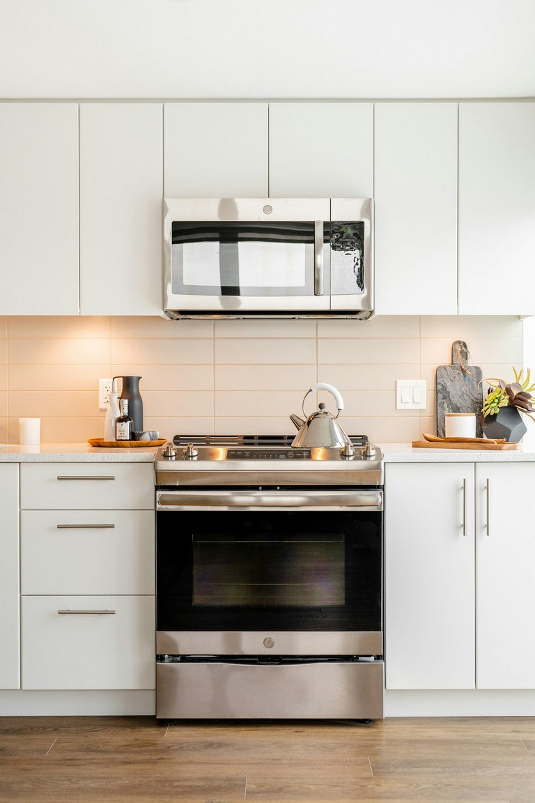 E0802-1441 St Georges Avenue, North Vancouver, BC, V7L 3J4 - 15