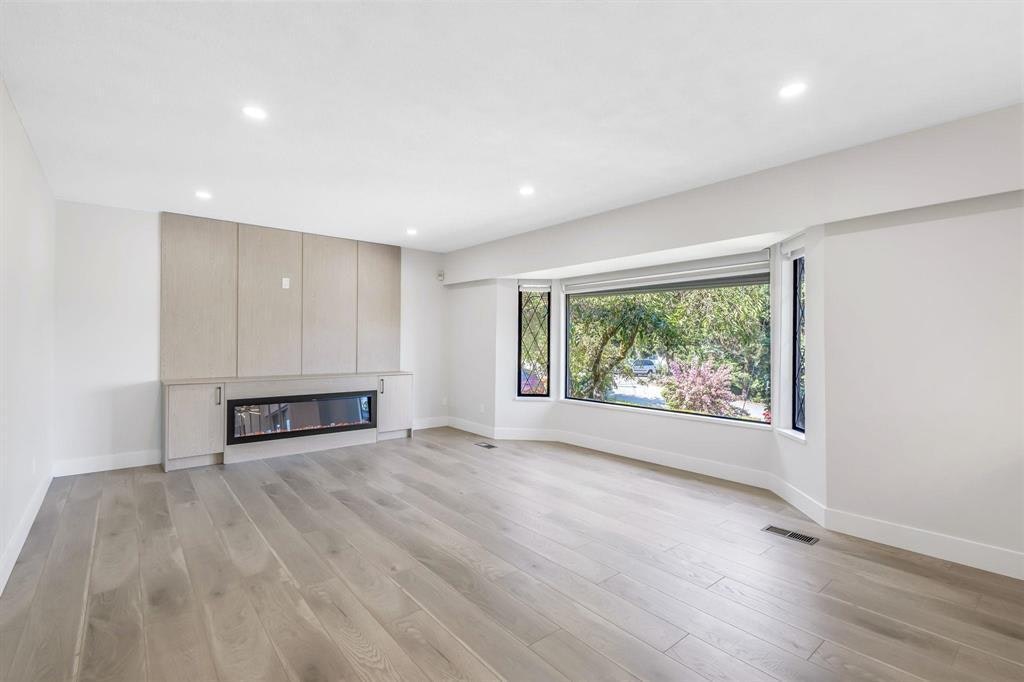 11246 135 Street, Surrey, BC, V3R 2Z7 - 2