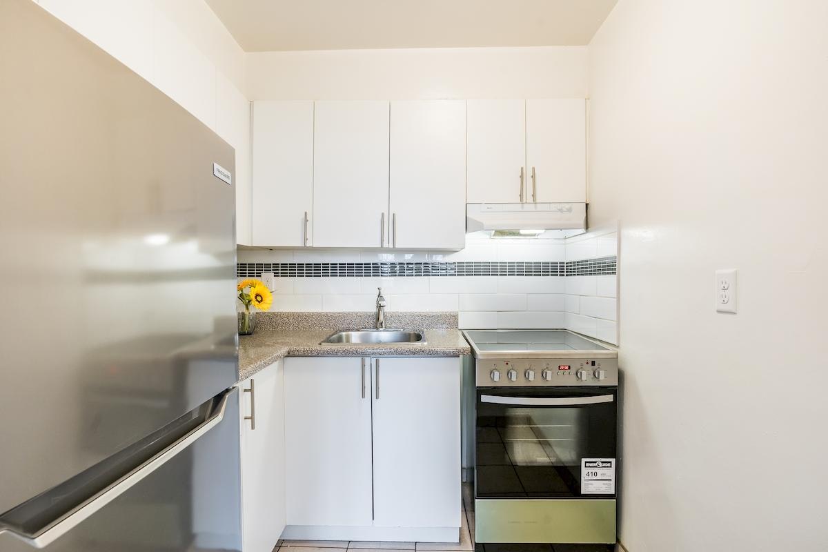 33 Eastmount Avenue, Toronto, ON, M4K 1V3 - 8