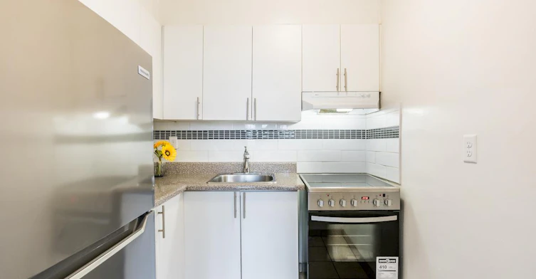 33 Eastmount Avenue, Toronto, ON, M4K 1V3 - 8