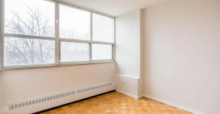33 Eastmount Avenue, Toronto, ON, M4K 1V3 - 9
