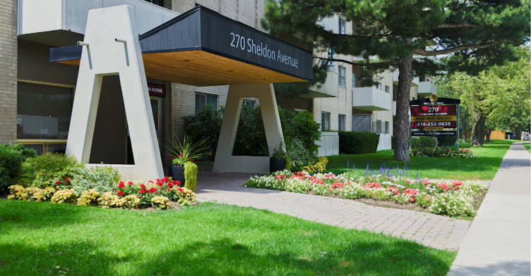 270 Sheldon Avenue, Toronto, ON, M8W 4M1