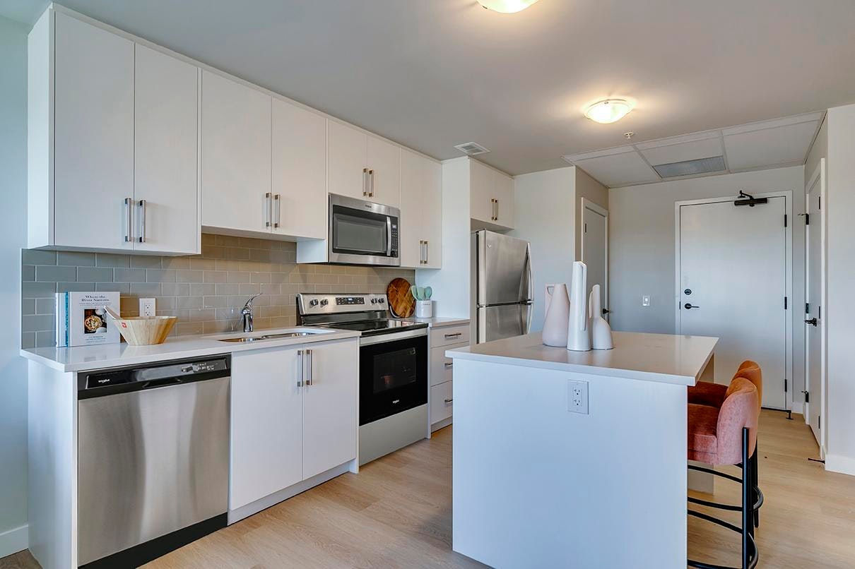 108 Shawville Place, Calgary, AB, T2Y 3R9 - 2