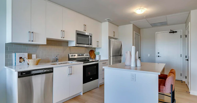 108 Shawville Place, Calgary, AB, T2Y 3R9 - 2