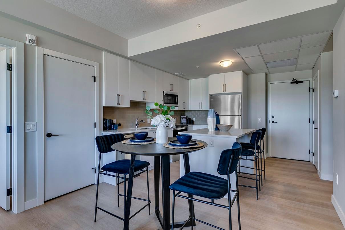 402-108 Shawville Place, Calgary, AB, T2Y 3R9 - 5
