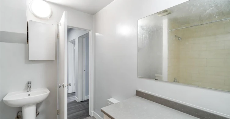 1303 Eighth Avenue, New Westminster, BC, V3M 2S2 - 9